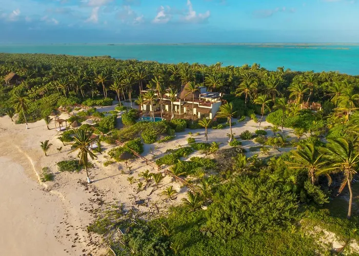 Beachfront Playaaekun Villa *
